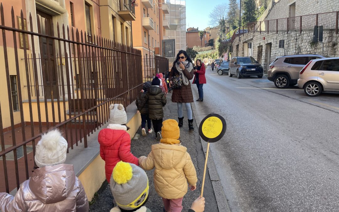 A CACCIA DI BELLEZZA TUTTI ASSIEME: LE CONNESSIONI TRA NIDI D’INFANZIA E SCUOLA DELL’INFANZIA IL TIGLIO